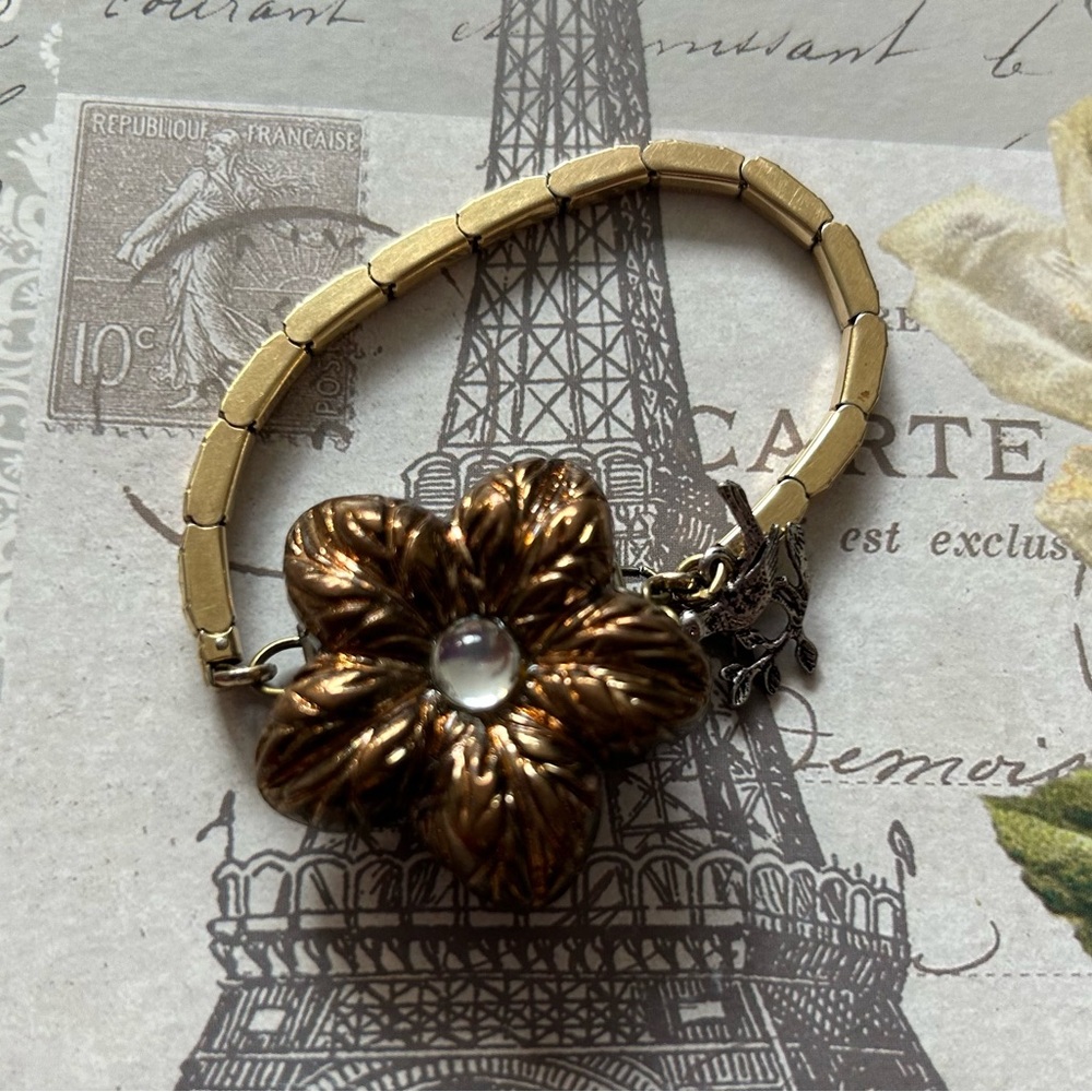 VINTAGE FLOWER BUTTON & Watch band repurposed into GORGEOUS BRACELET